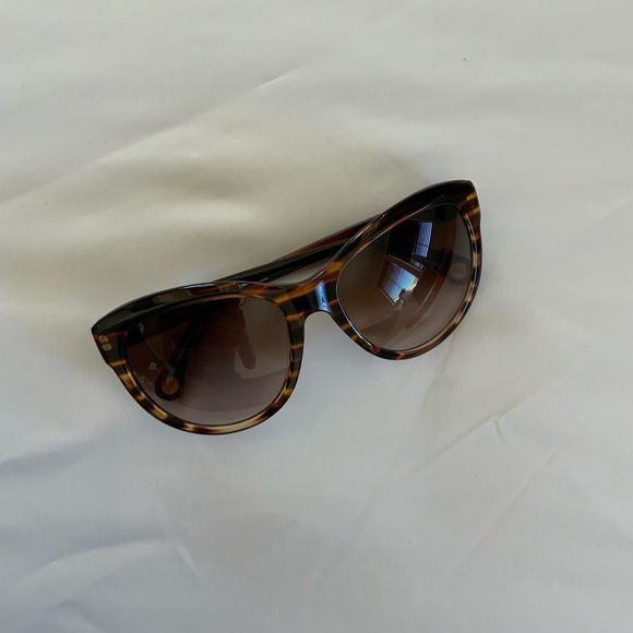 DOLCE & GABBANA SUNGLASSES W/ CASE